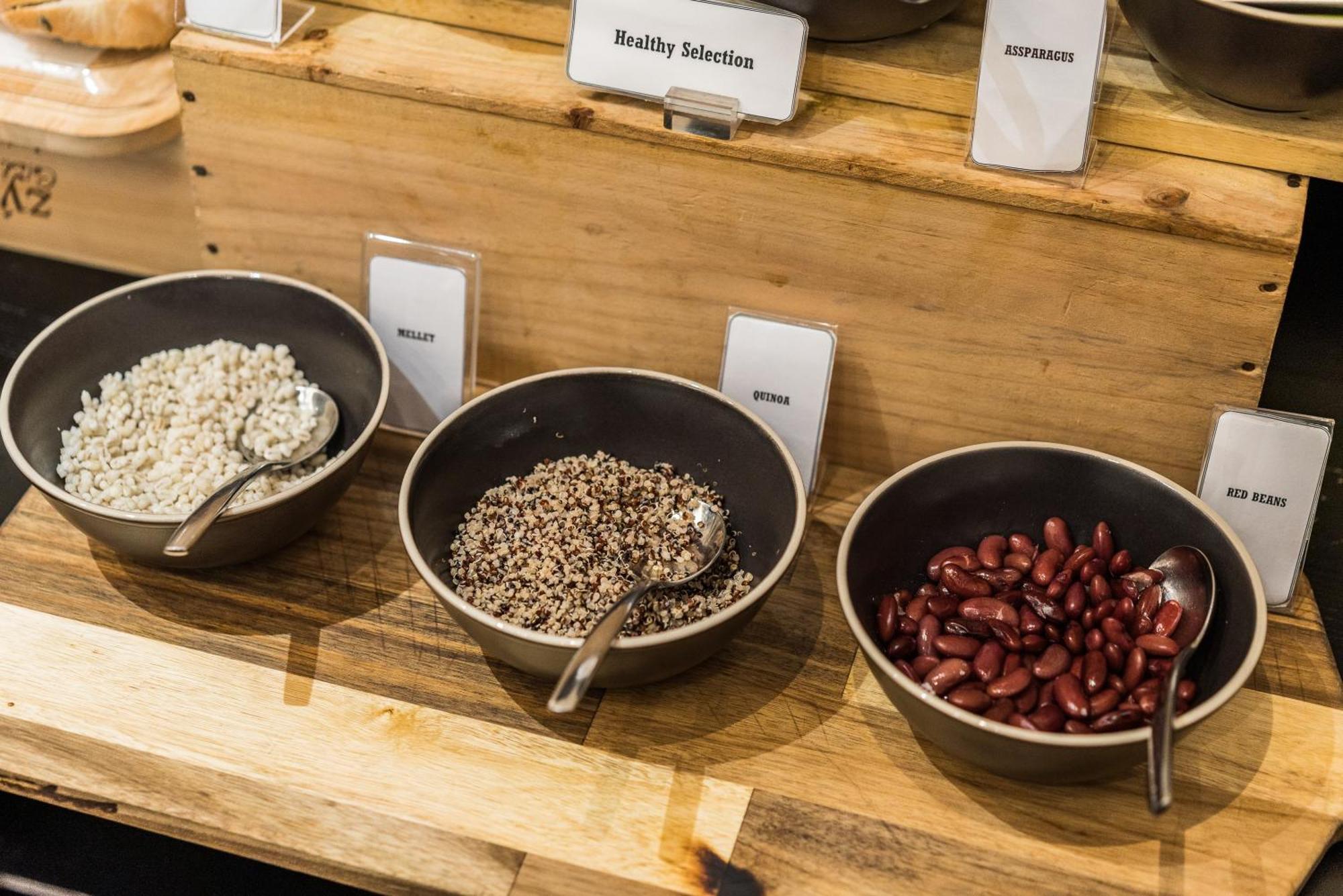 Muu Bangkok, Small Luxury Hotels Of The World Экстерьер фото Healthy selection at a buffet